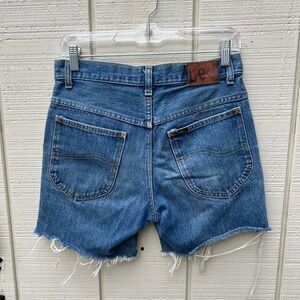 Vintage Lee Women's Jean Shorts Cut Off Denim  Raw Hem 28 X 6 Blue Union Label